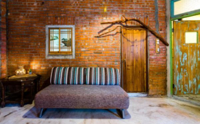 Отель Lungta BnB  Jioufen